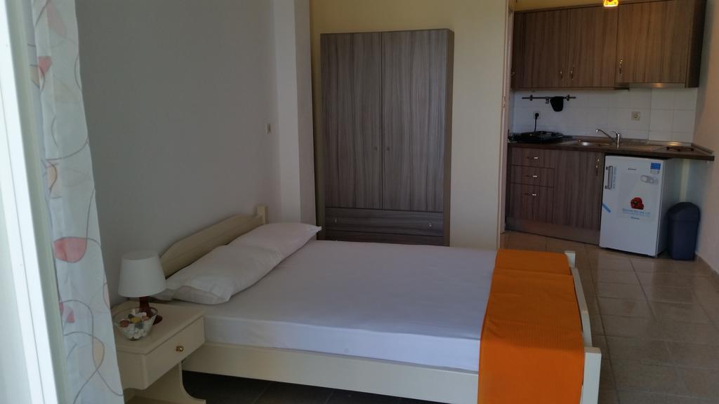 Apartamento Amparoudes Kriopigi Habitación foto